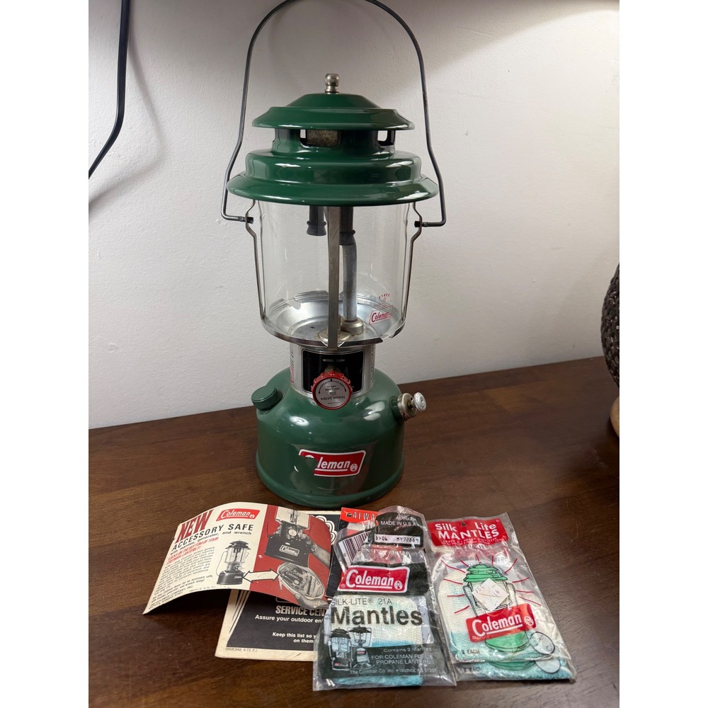 Vintage Coleman 220H Lantern Green Double Mantle Gas Camping Light 1973 USA
